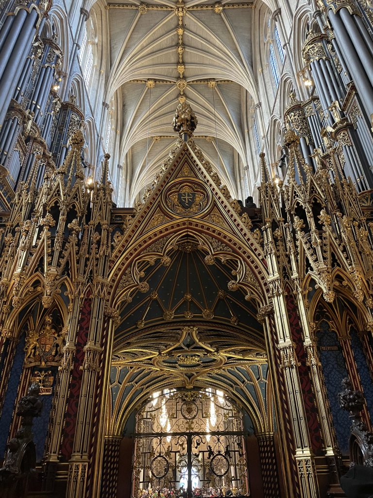 Ne manquez pas la visite de l'Abbaye de Westminster, lieux de couronnement des reines et rois d'Angleterre