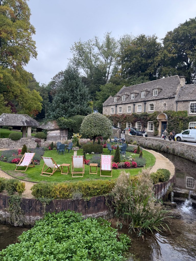 Promenez-vous dans Bibury, village pittoresque typique des Cotswolds