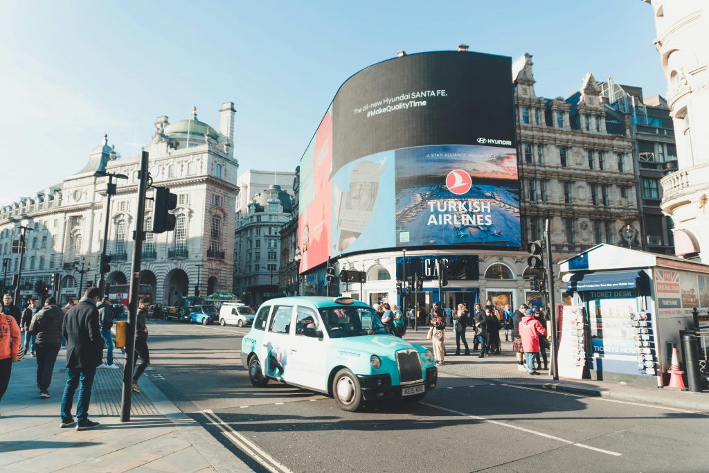 Ne ratez pas l'incontournable Piccadilly Circus, le time square londonien