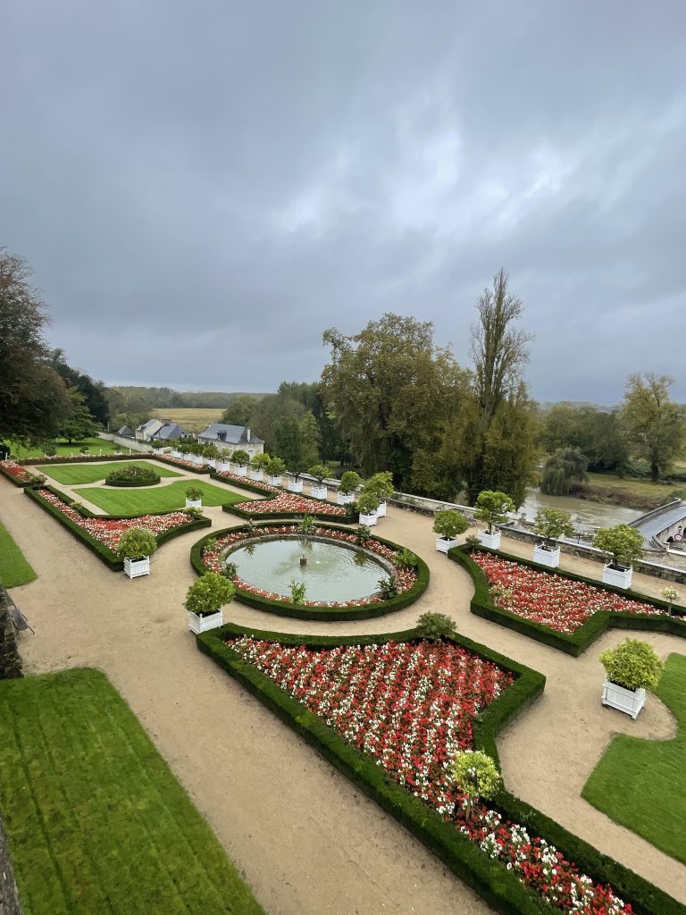 Promenez-vous dans les jardins du Château d'Ussé