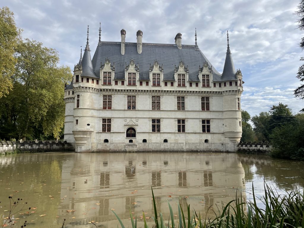 Ne manquez pas Azay-le-Rideau, un immanquable des châteaux de la Loire