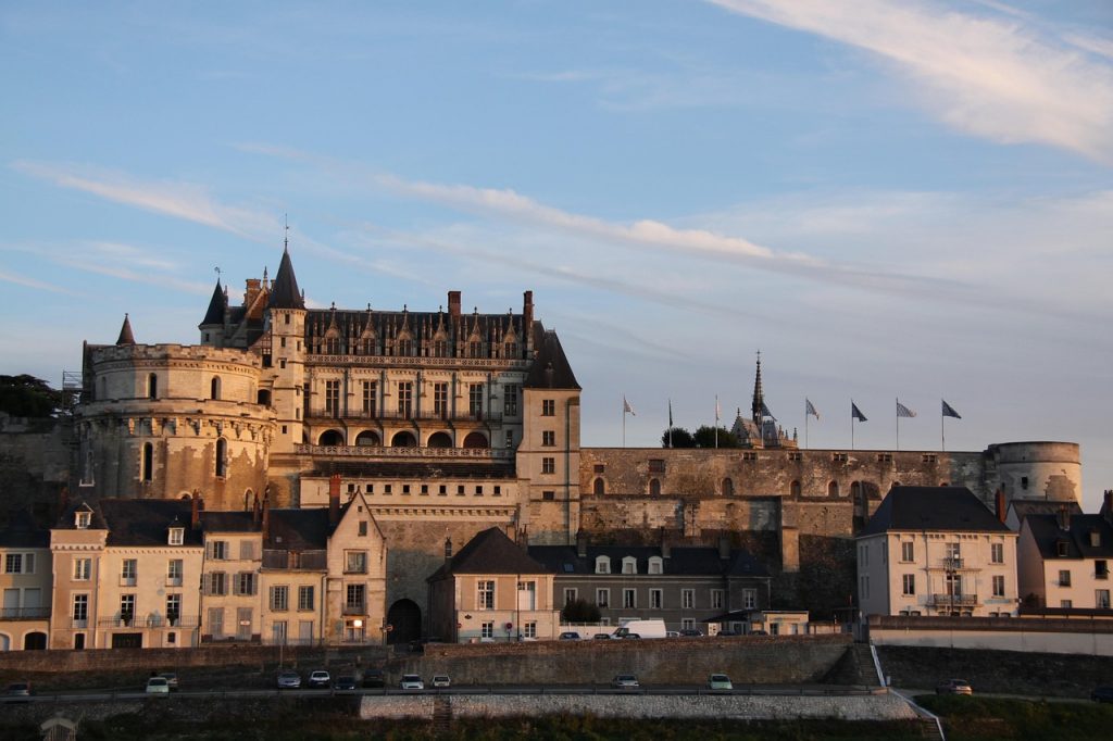 Découvrez le château d'Amboise, célèbre pour être le lieu où a été enterré Leonard de Vinci