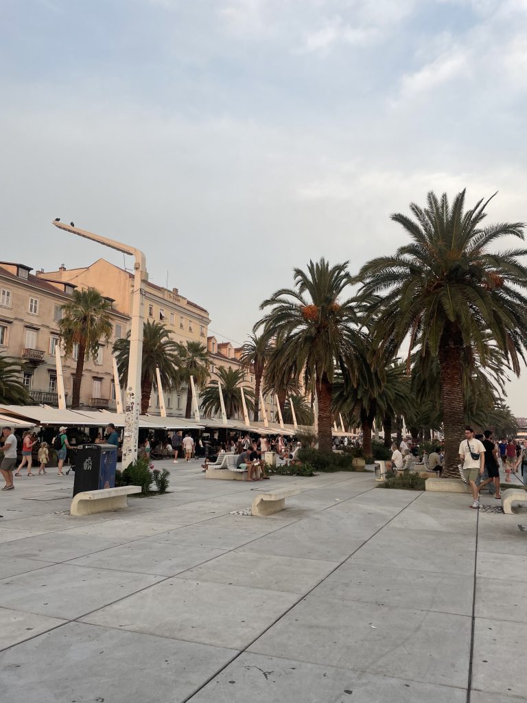 La promenade Riva, le lieu branché à ne pas manquer