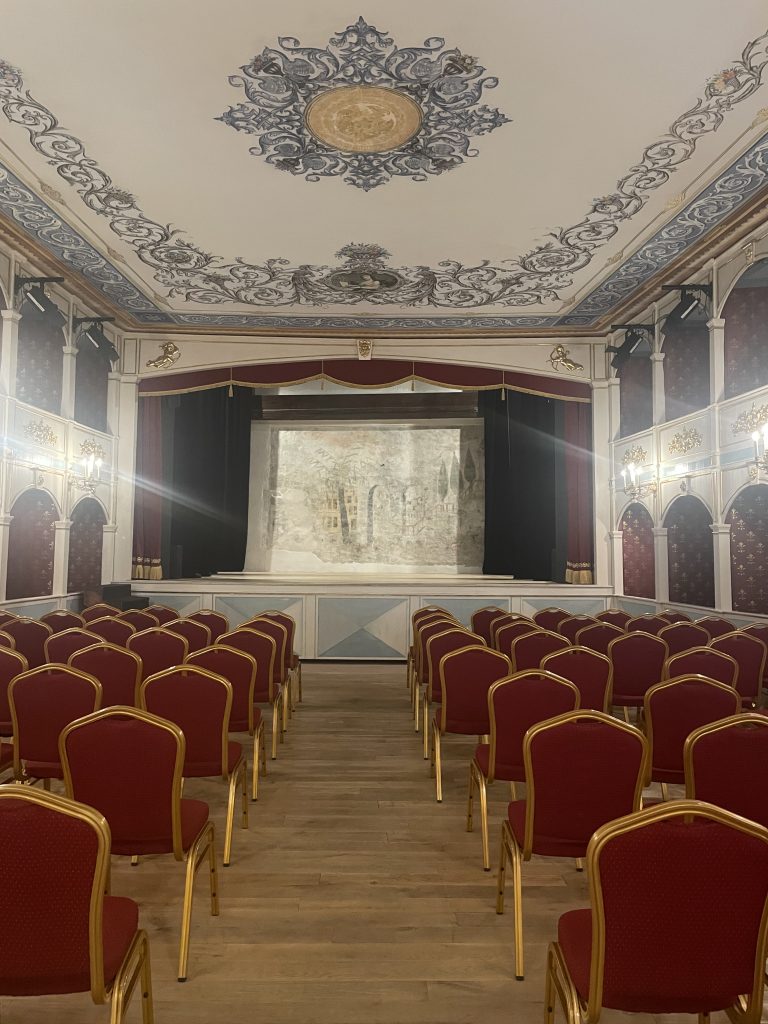 Découvrez le plus vieux théâtre public d'Europe