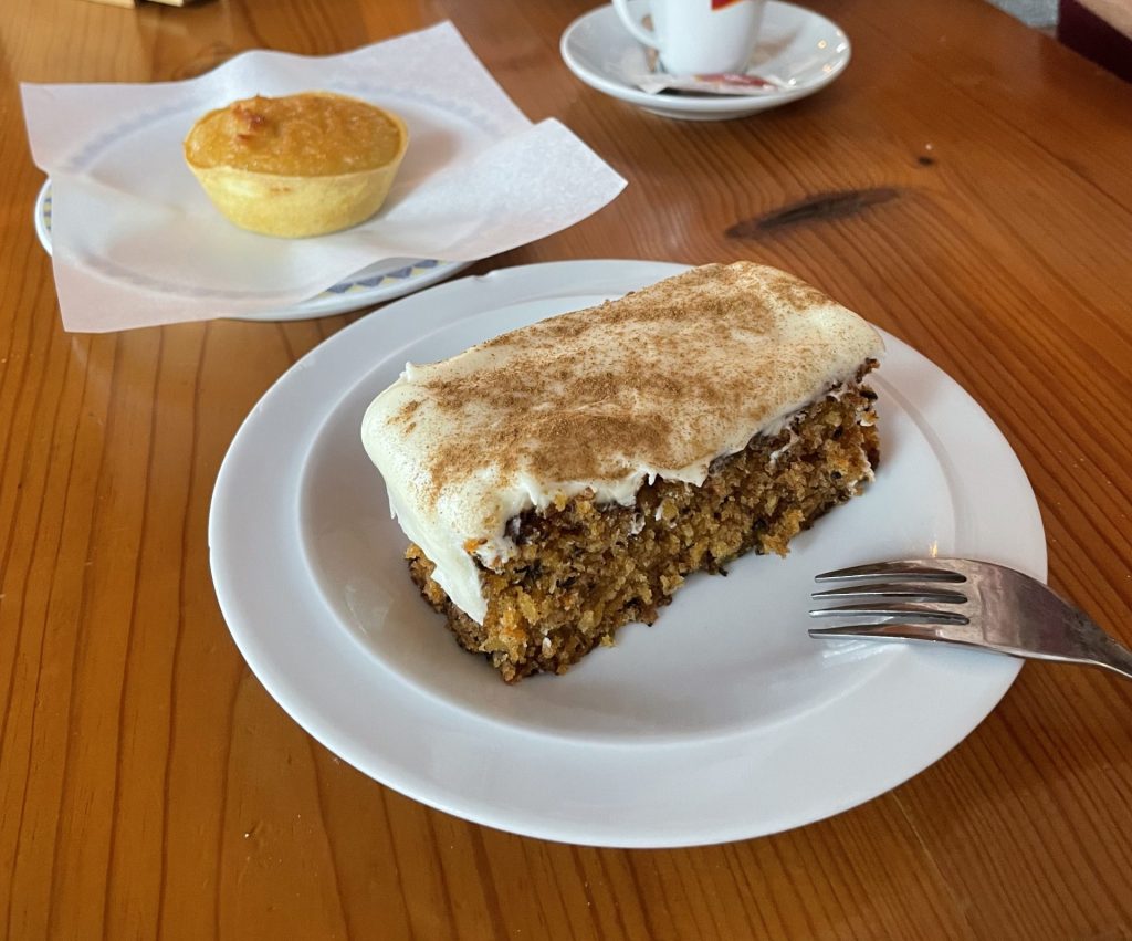 Succombez pour le délicieux carrot cake de Aromas & Sabores à Lajes do Pico
