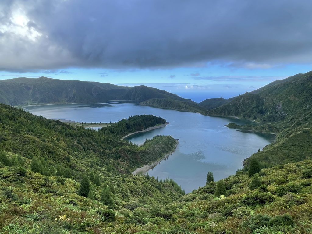 Ne manquez pas la vue sur le Lagoa do Fogo