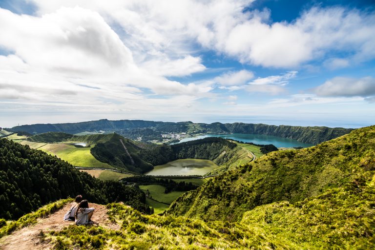 Lire la suite à propos de l’article Les Açores : Un Voyage Nature Entre Volcans et Océan