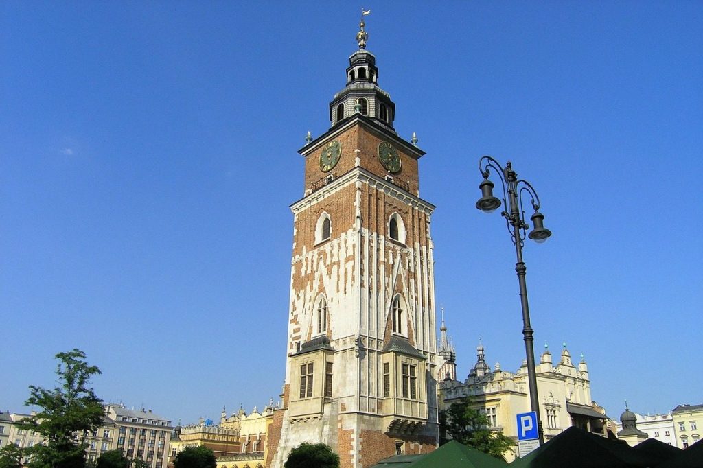 Promenez-vous sur la place du marché de Cracovie, au centre de la ville