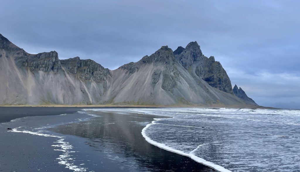 Découvrez Stokksnes, l'un des paysages les plus célèbres et photographiés d'Islande