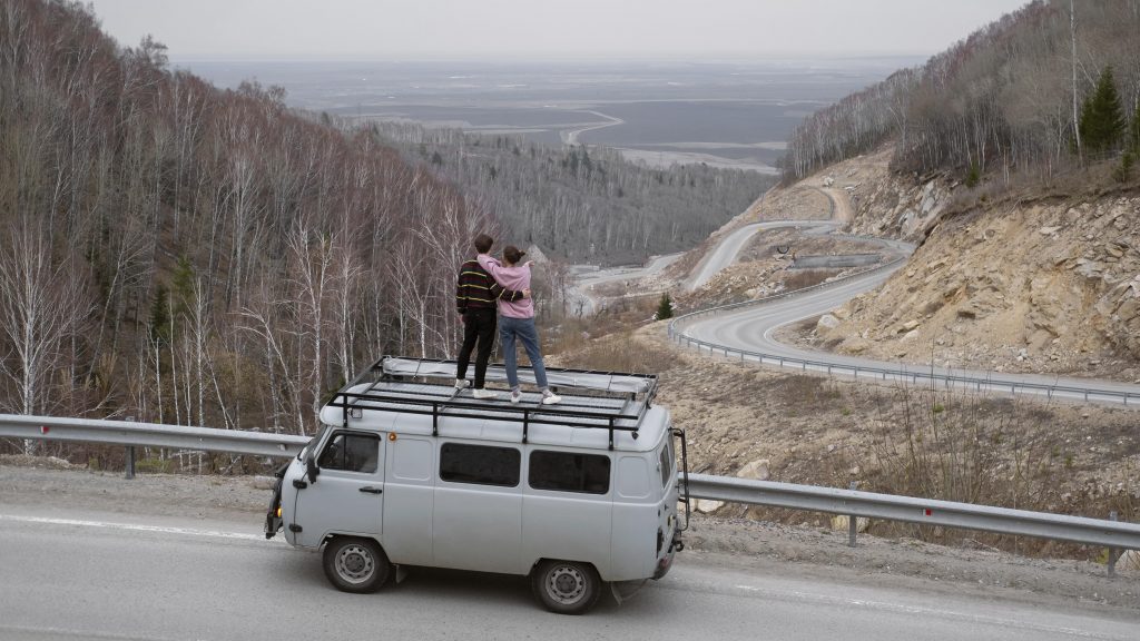 Découvrez comment optimisez l'organisation de votre van pendant votre road trip