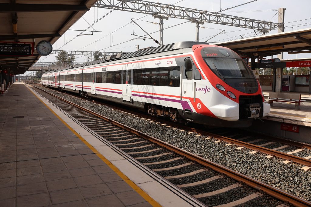découvrez les cartes et les abonnements de train en France